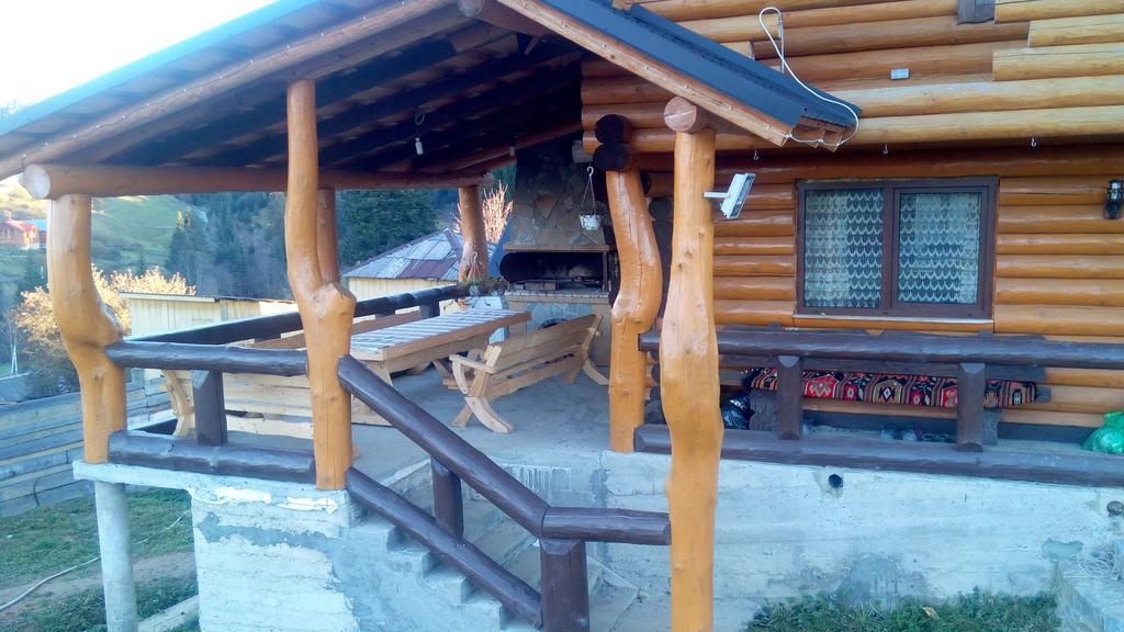 Guest House Dikiy Zrub Vorokhta Exterior photo