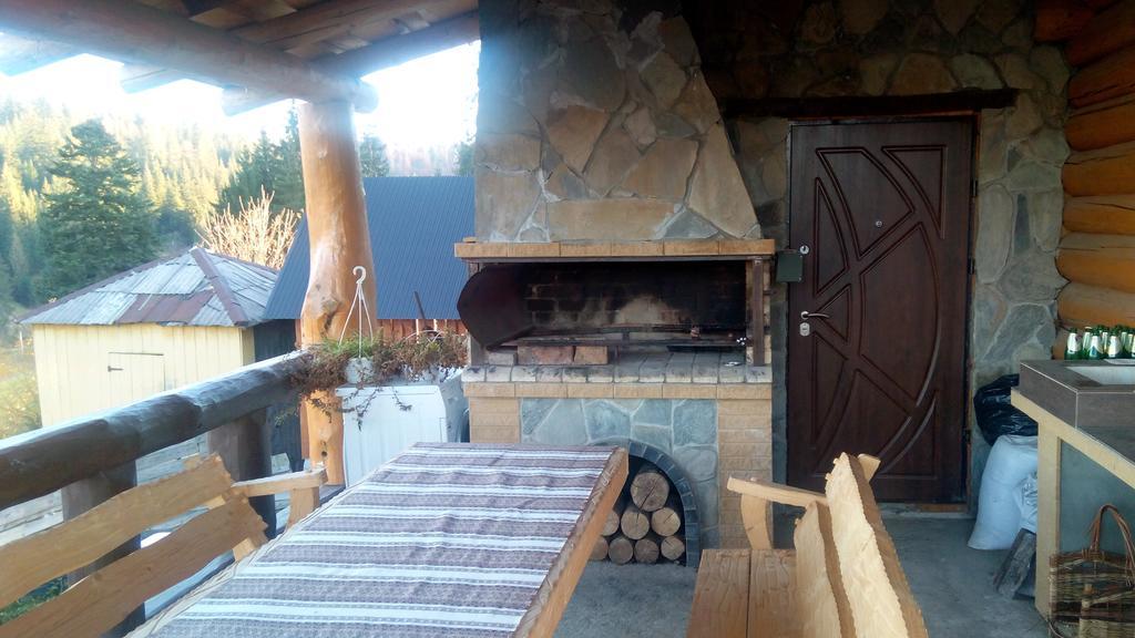 Guest House Dikiy Zrub Vorokhta Exterior photo